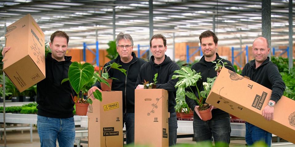 148 flora home shipping plants.jpeg?1745417860&focus=52.09 32